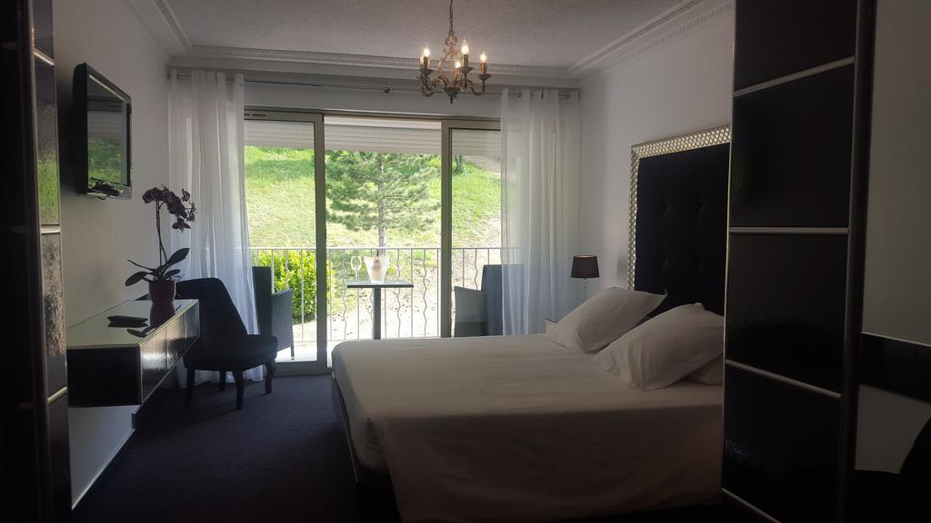 Hotel Les Deux Lions Рие Екстериор снимка