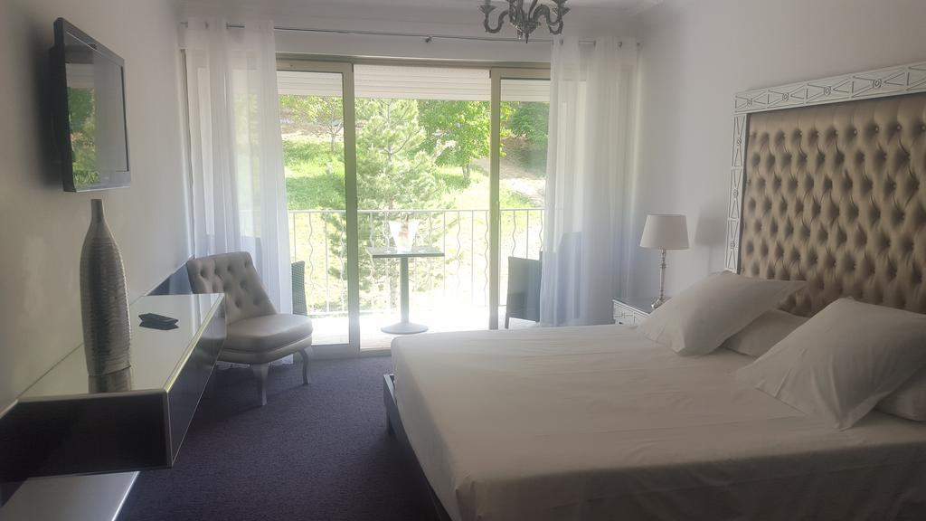 Hotel Les Deux Lions Рие Екстериор снимка